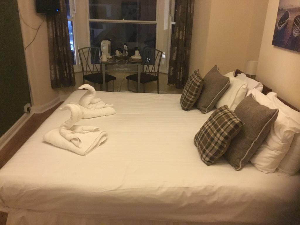 The Dock Inn 彭赞斯 外观 照片
